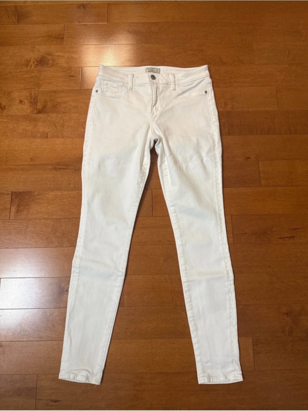 Abercrombie & Fitch White Skinny Jeans - Slim Fit